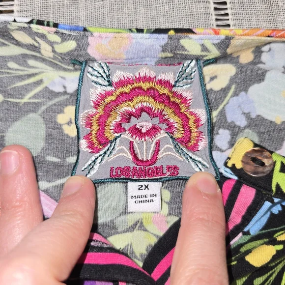 Johnny Was Wild Bloom FLUTTER SLEEVE HENLEY Woman’s Size 2x - Picture 9 of 16